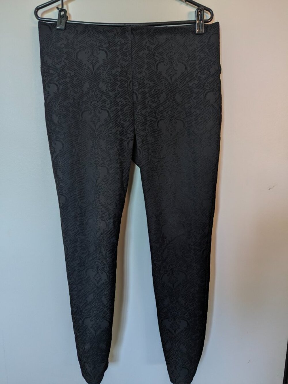 Nygard Slims Size L 14/16 Black Damask Jacquard Pull-On Leggings - Picture 3 of 11